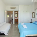 Casa de Férias Meneou Beachfront Sunset