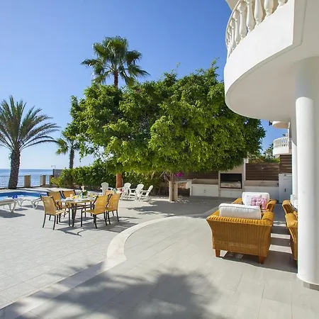 Meneou Beachfront Sunset *