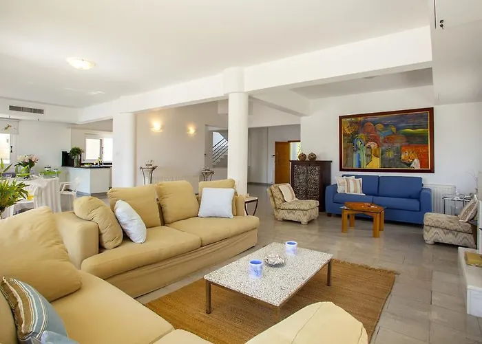 Meneou Beachfront Sunset Semesterbostad