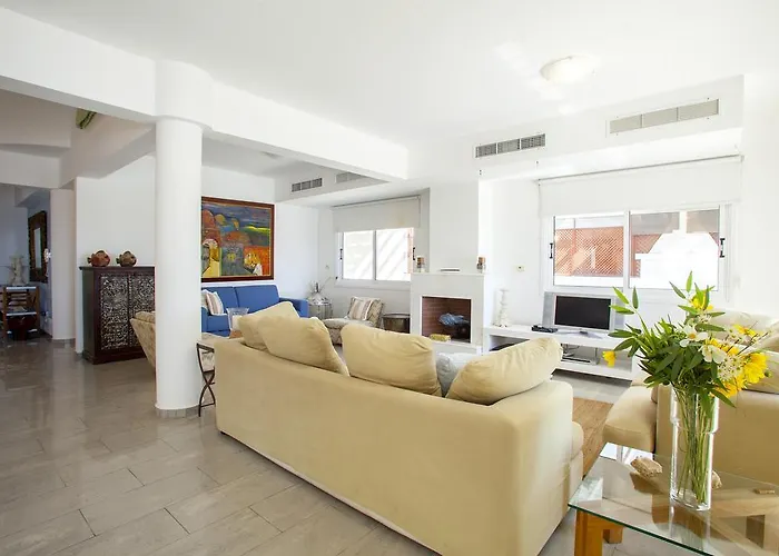 Meneou Beachfront Sunset *