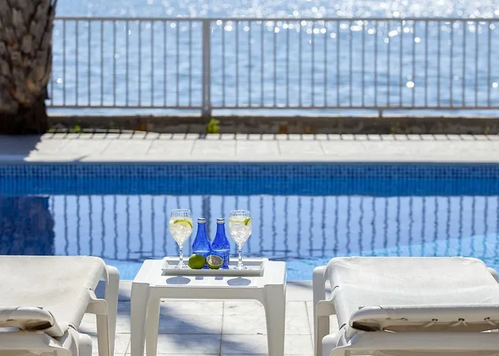 Meneou Beachfront Sunset