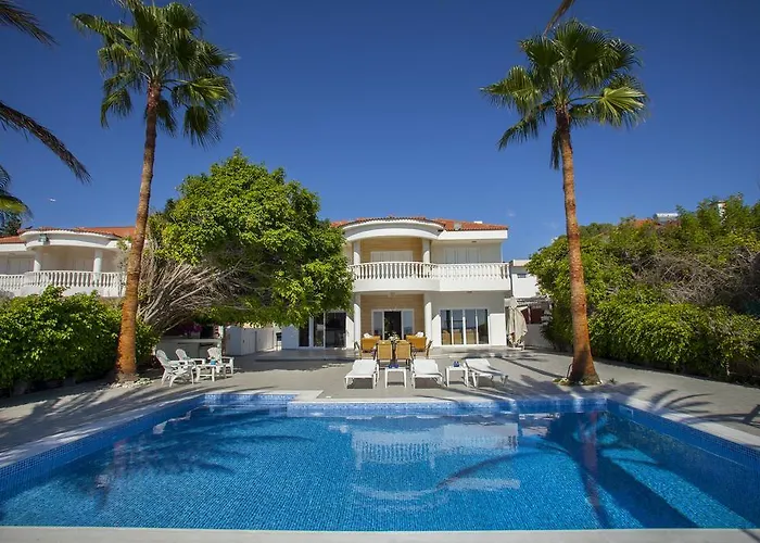 Meneou Beachfront Sunset Semesterbostad Perivolia