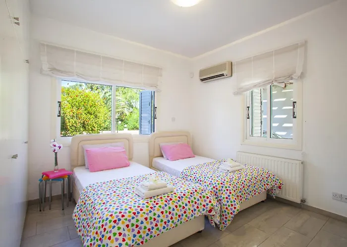 Semesterbostad Meneou Beachfront Sunset Perivolia