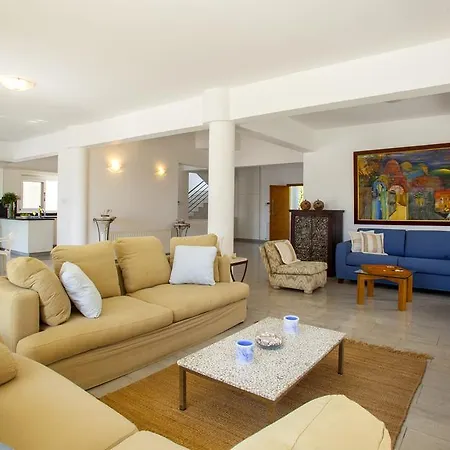 Meneou Beachfront Sunset Holiday home