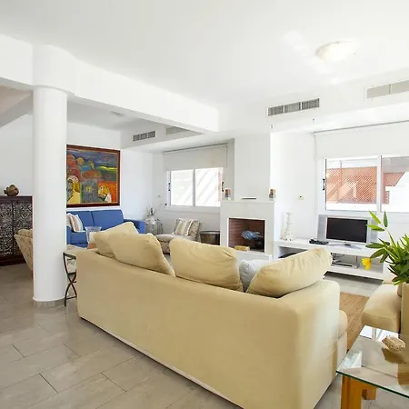 Meneou Beachfront Sunset *