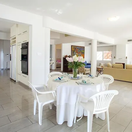 Meneou Beachfront Sunset Holiday home