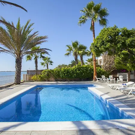 Meneou Beachfront Sunset Holiday home *