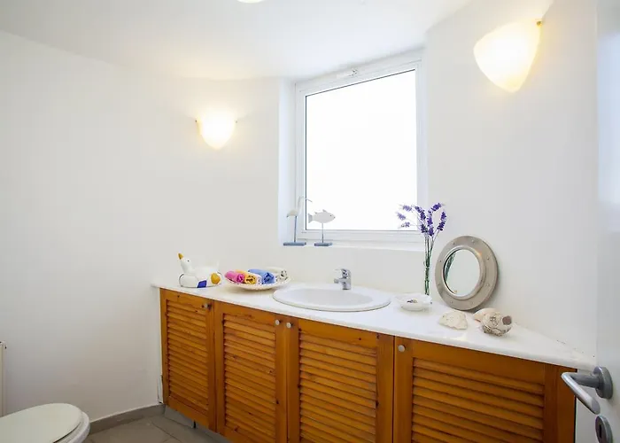 Meneou Beachfront Sunset