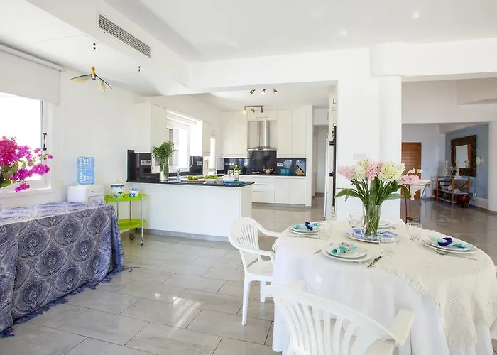 Meneou Beachfront Sunset Prázdninový dům *