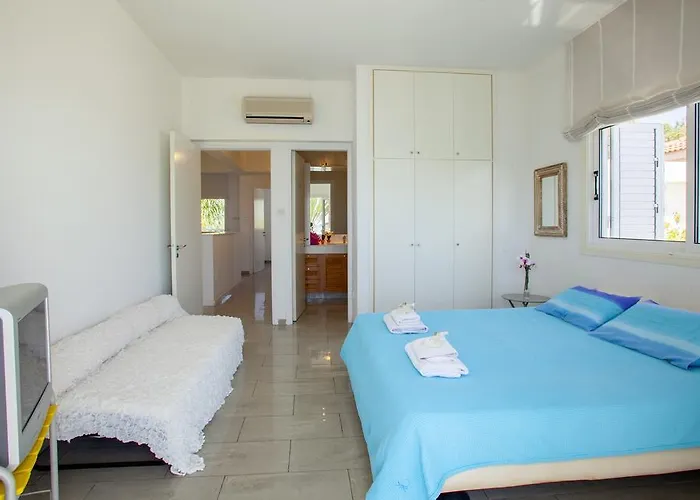 Prázdninový dům Meneou Beachfront Sunset